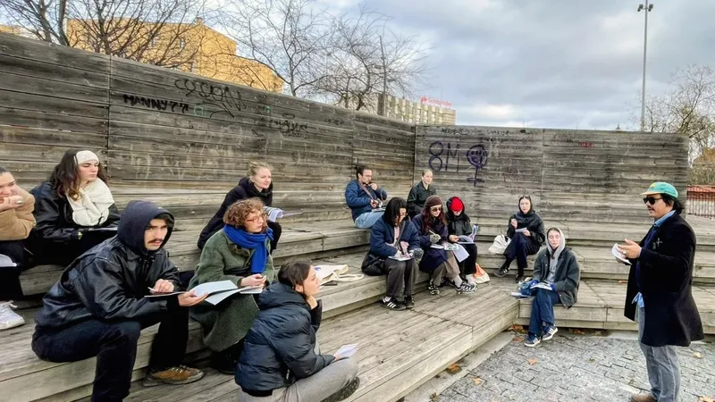 Charla outdoor Inhabiting the Future - Matadero Madrid